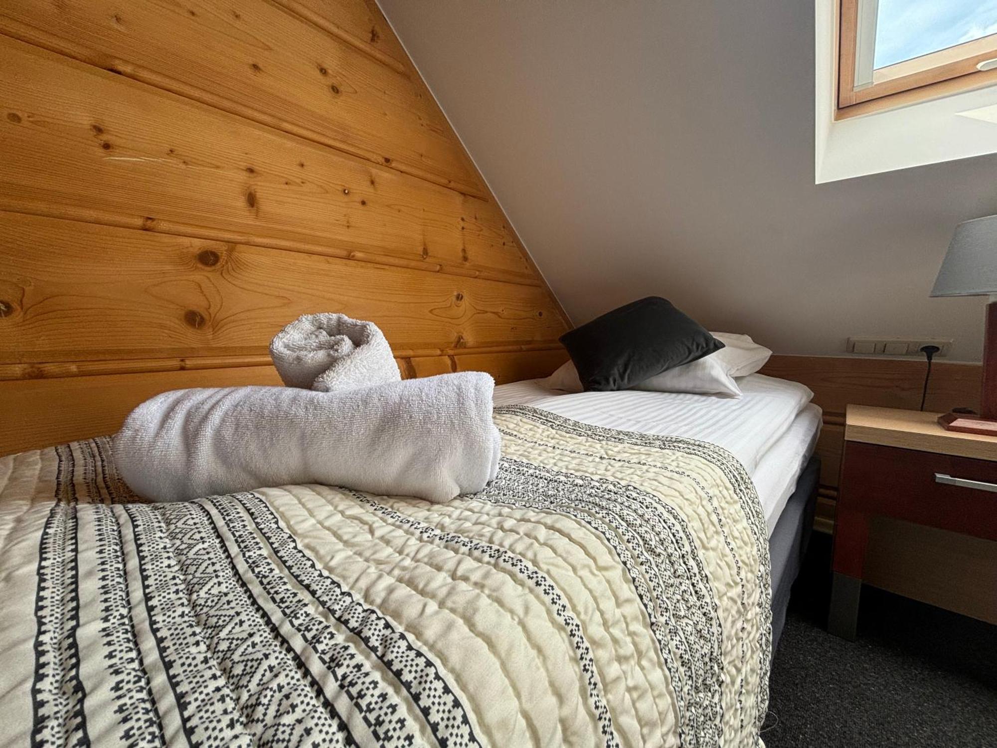Hotel 365 キェルツェ エクステリア 写真
