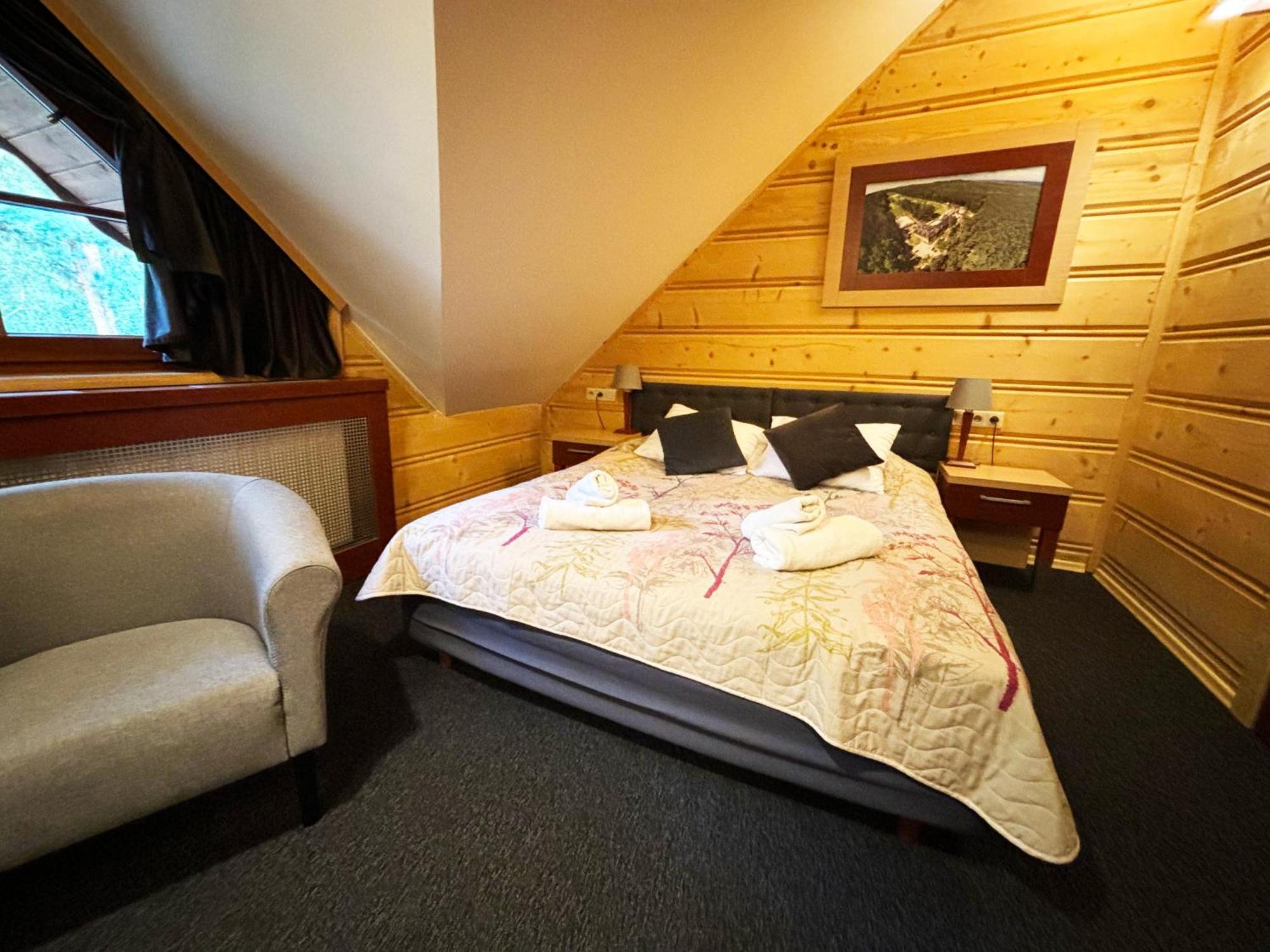 Hotel 365 キェルツェ エクステリア 写真