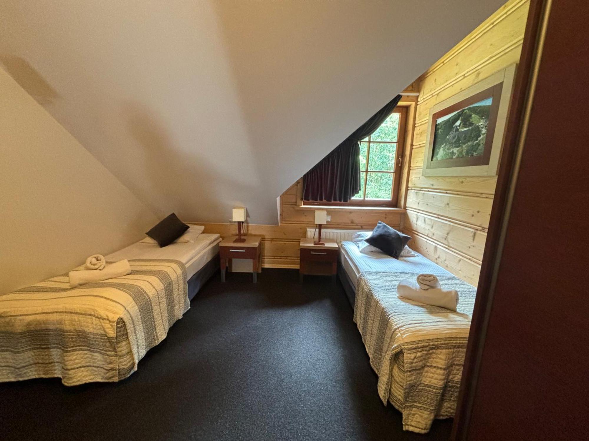 Hotel 365 キェルツェ エクステリア 写真