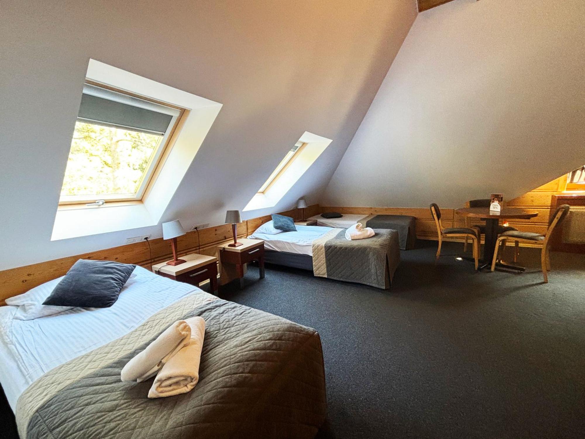 Hotel 365 キェルツェ エクステリア 写真